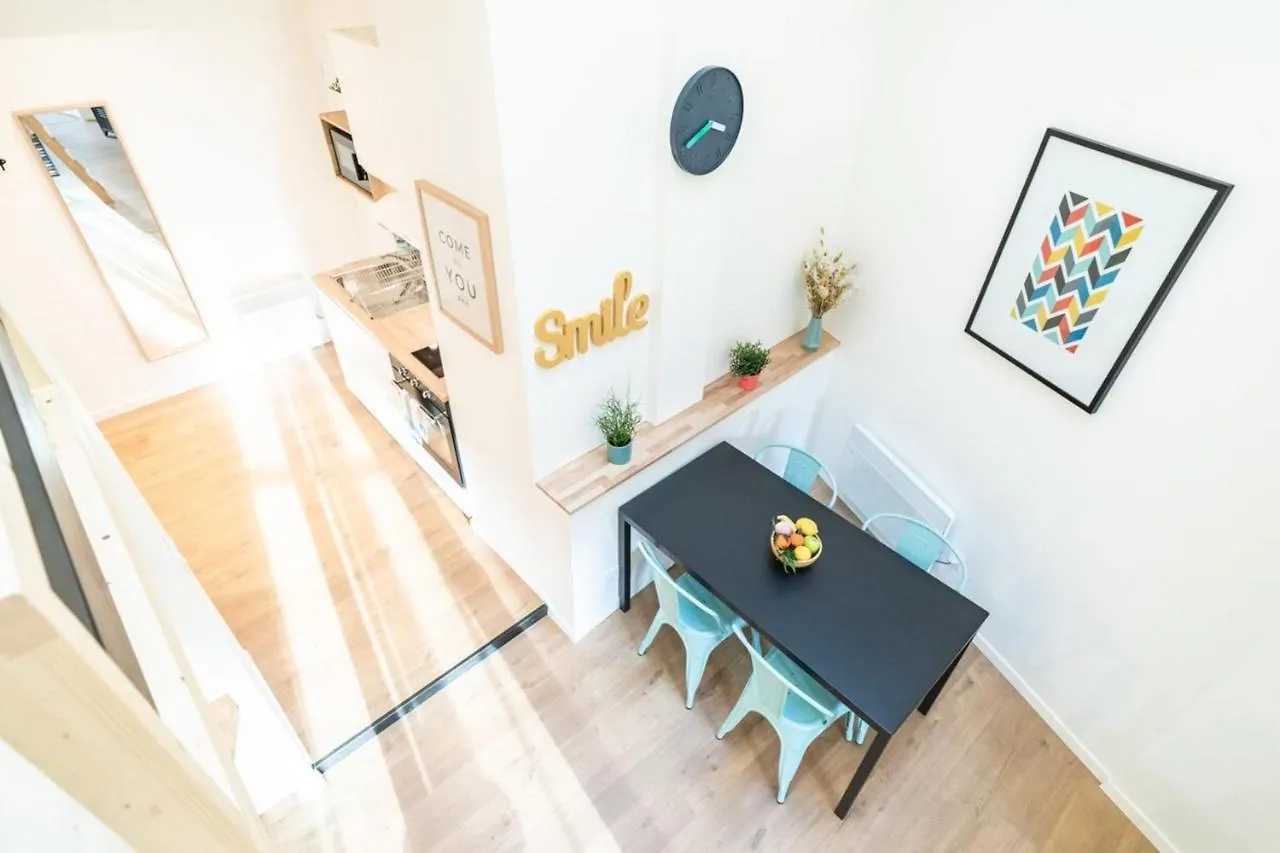 The Tanneurs - Charming 6-Person Apartment - Steps From Valmy Metro Lyon France